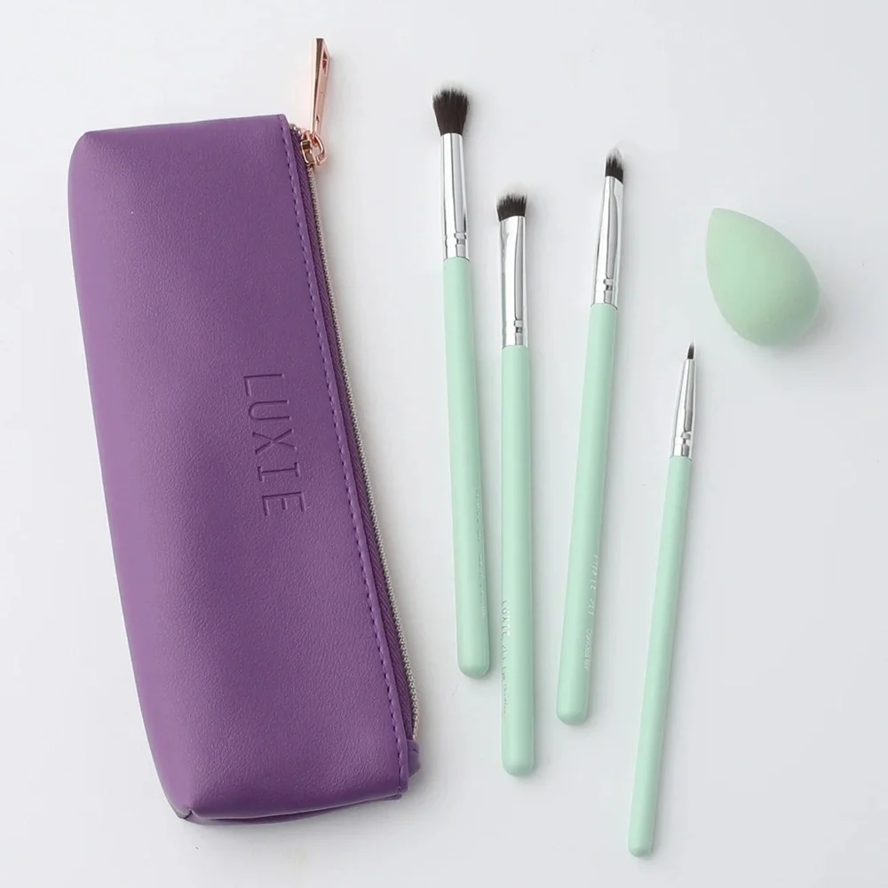 Luxie Florals Brush Set Brushes and Sponge in Travel Pouch